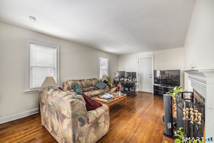 Property Photo:  61 Astoria Avenue  CT 06604 