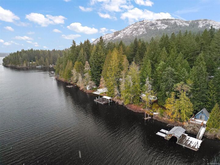 Photo de la propriété:  1894 Lakewood Rd  BC V9B 6B1 