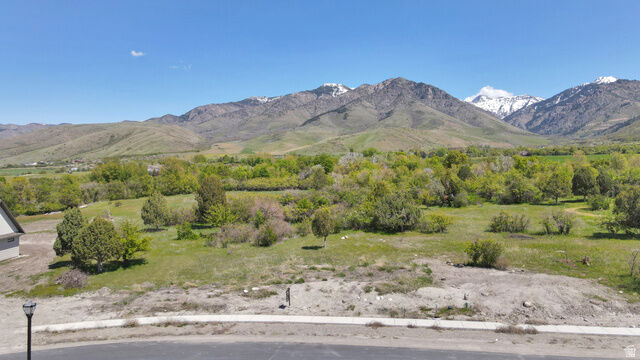 Property Photo: 680 N Cherry Creek Pkwy 6 UT 84333