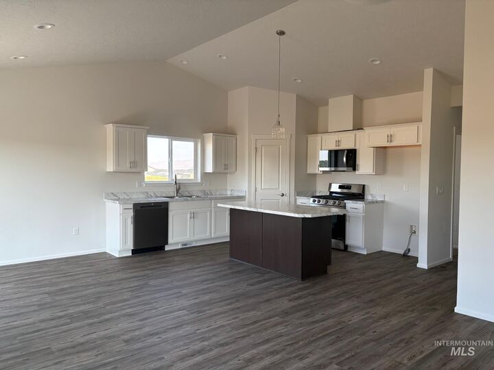 Property Photo: 1738 Painted Rock Ct. ID 83501