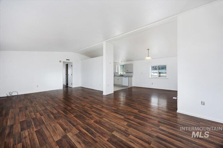 Property Photo:  600 S Date St  ID 83338 
