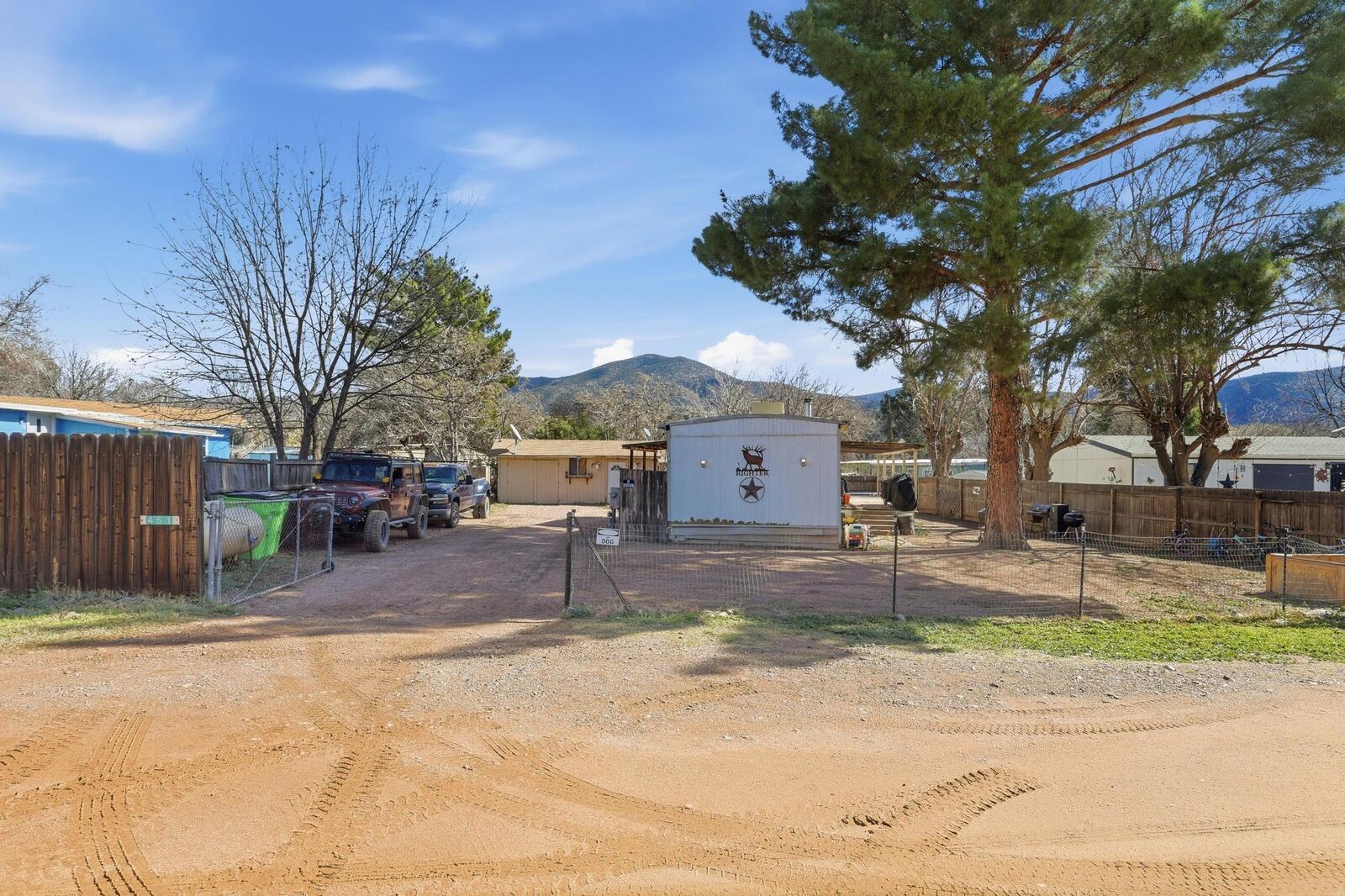 Property Photo:  451 S Valley View  AZ 85541 