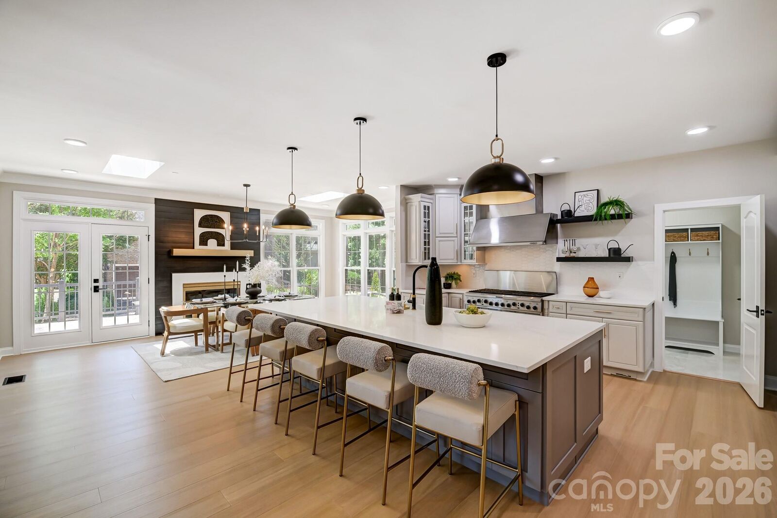 Property Photo: 8707 Fairview Road NC 28226