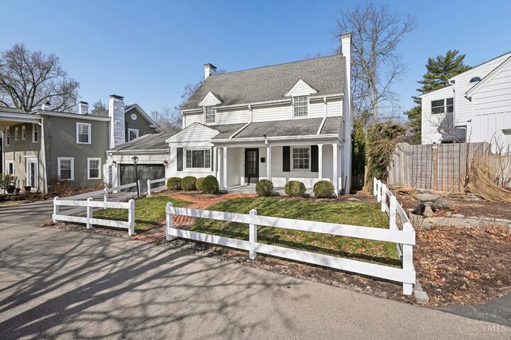 Property Photo: 1005 Richwood Circle OH 45208