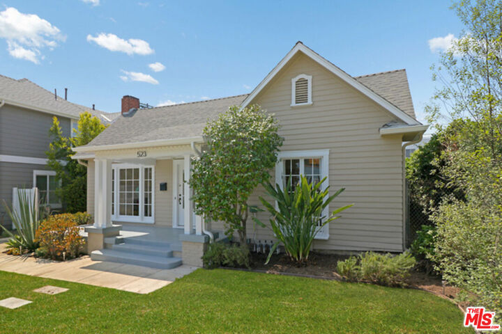 Property Photo:  523 N Gower St  CA 90004 