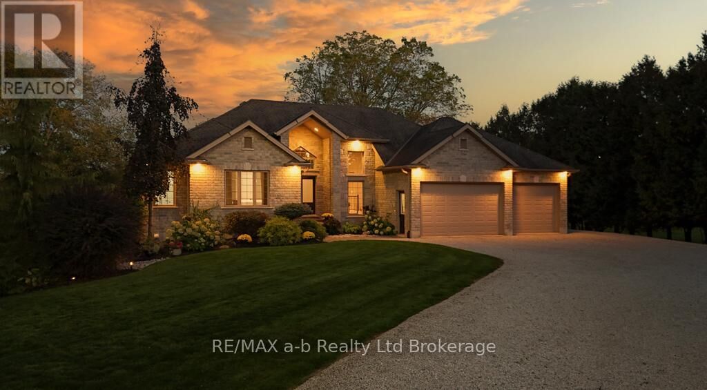 Property Photo: 9442 Richmond Road ON N5H 2R1