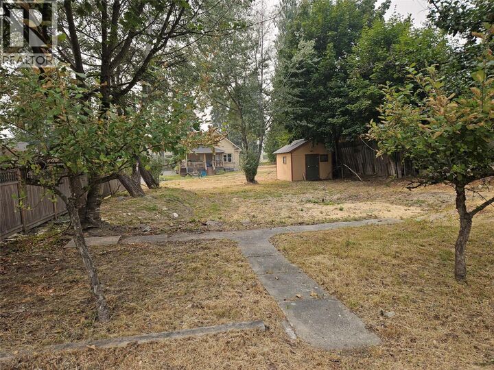 Property Photo:  94 1st   NW Avenue  BC V0G 1R0 