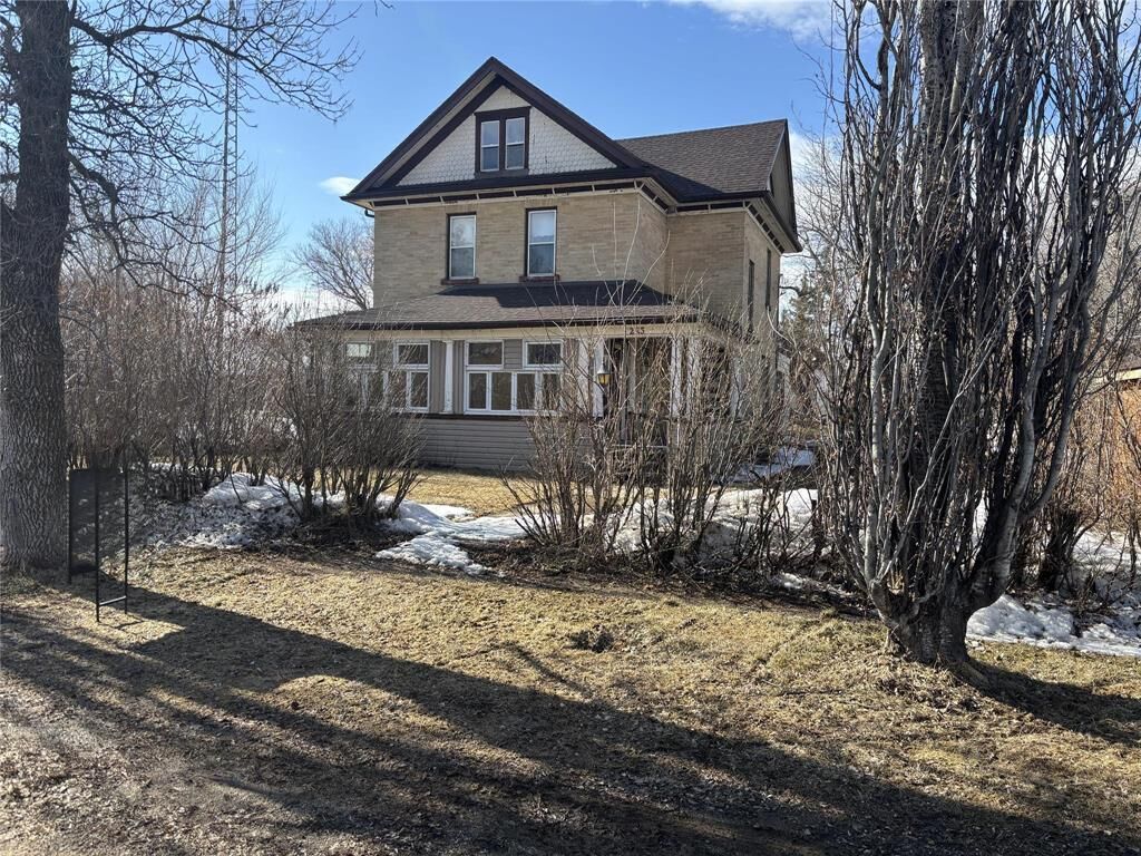 Property Photo:  223 Second Street South  MB R0K 0C0 