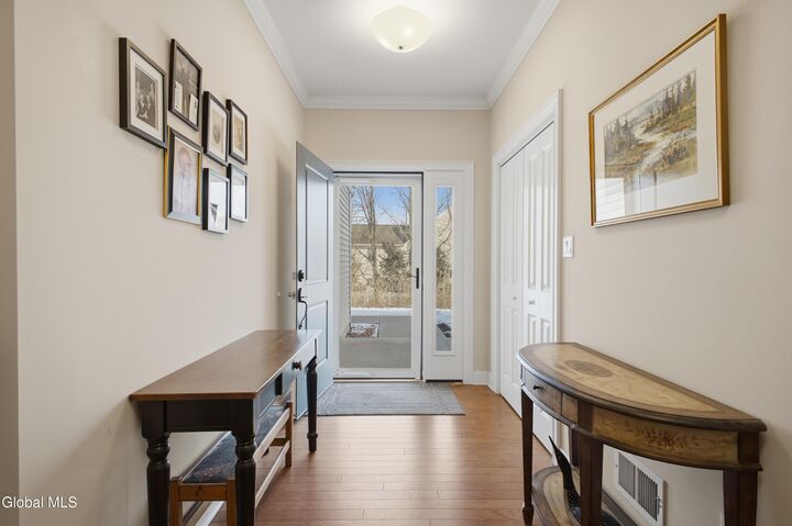 Property Photo:  707 Lois Lane  NY 12304 