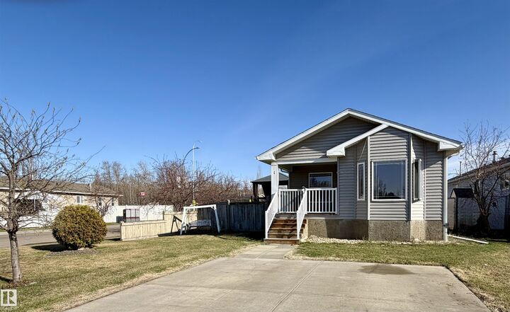 Property Photo:  1 Jutland Crescent  AB T7Z 0A3 