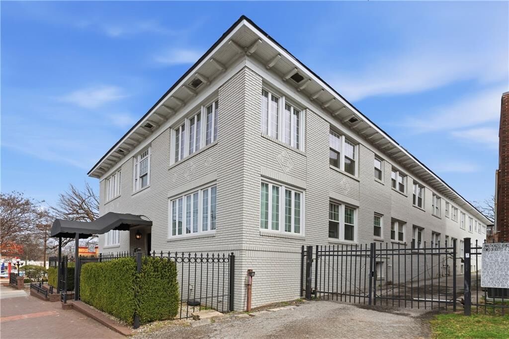 Property Photo:  673 Boulevard NE 14  GA 30308 