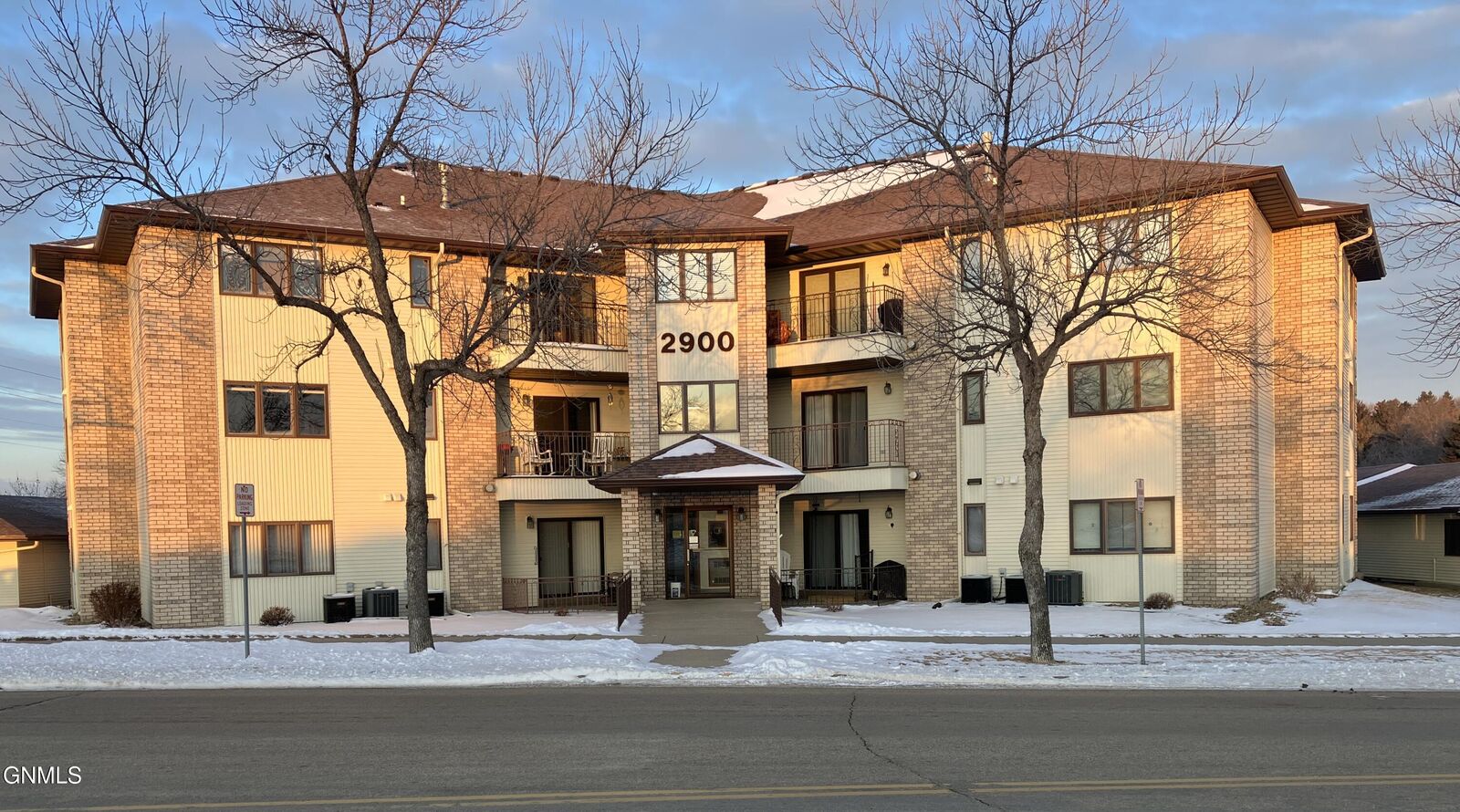 Property Photo:  2900 4th Street N 203  ND 58503 