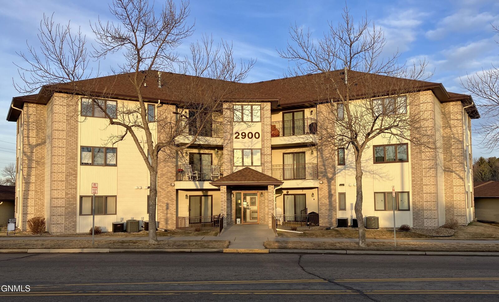 Property Photo:  2900 4th Street N 203  ND 58503 