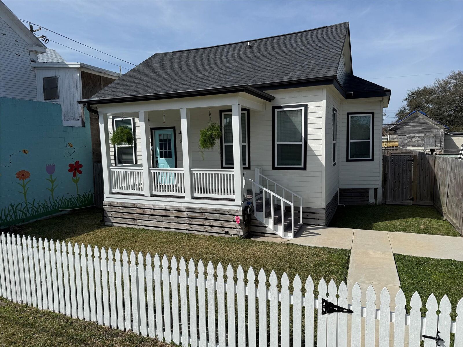 Property Photo:  3424 Ursuline Street  TX 77550 