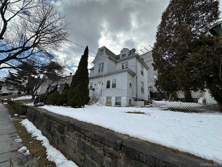 Property Photo:  164 Highland Street  NY 10573 