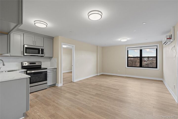 Property Photo:  135 Wakefield Avenue 305  NY 10704 