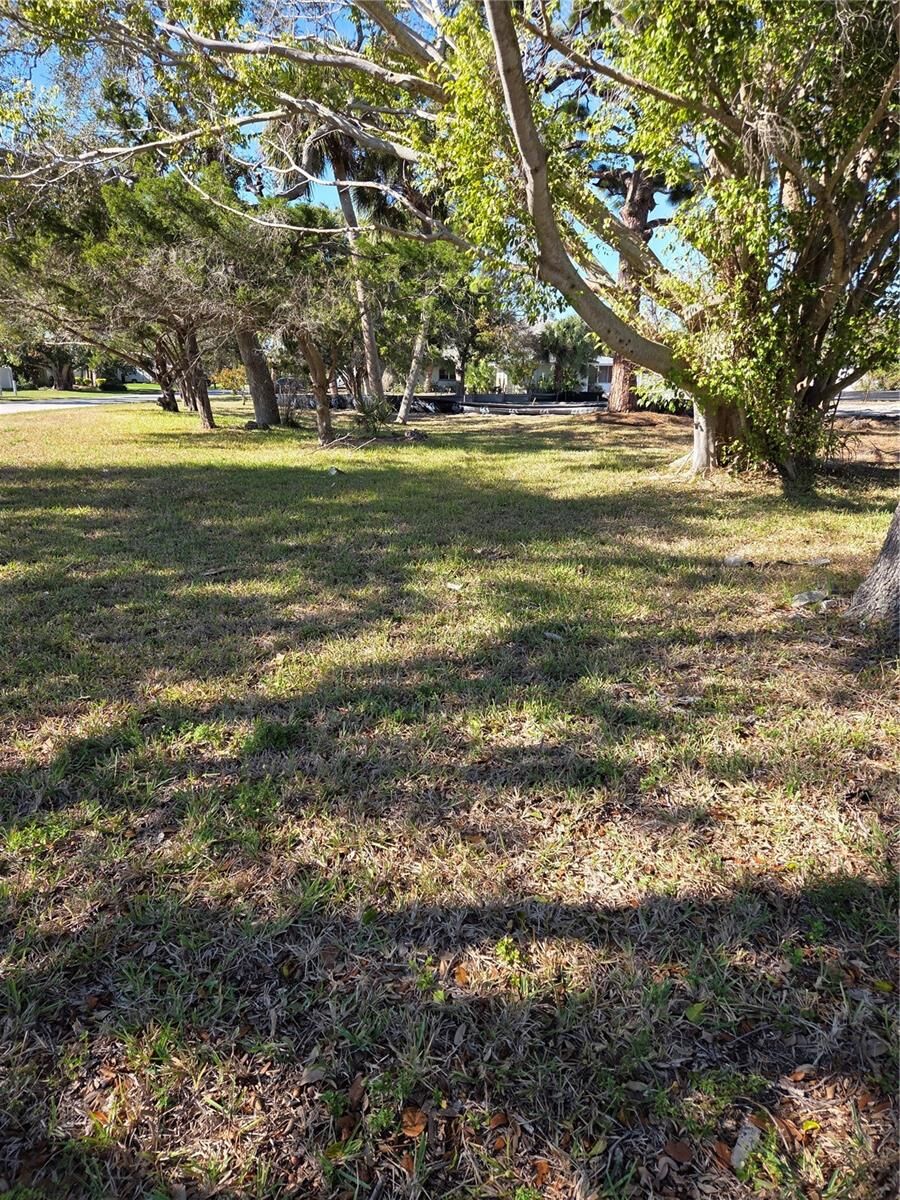 Property Photo: 201 Park Boulevard N FL 34285