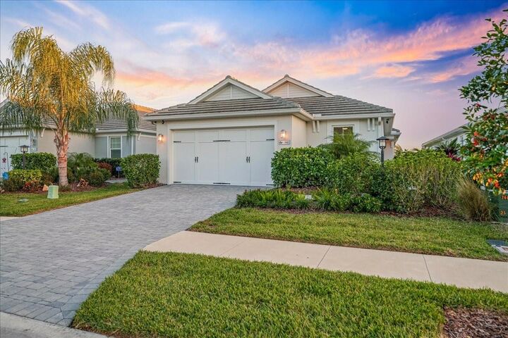 Property Photo:  941 Crosswind Avenue  FL 34240 