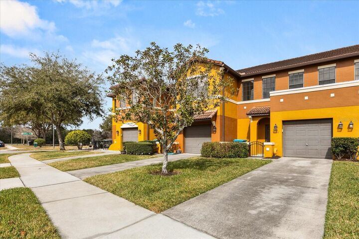 Property Photo: 9651 Doris Lane FL 32829