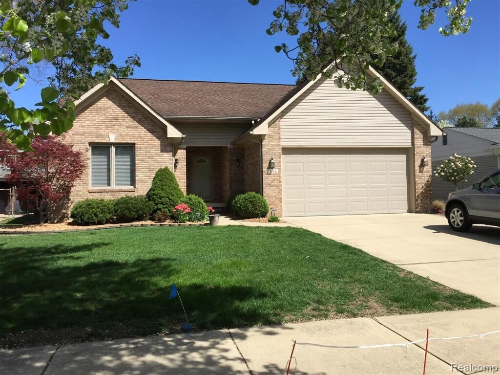Property Photo: 14144 Fairway Street MI 48154 5228
