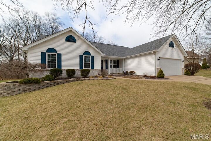 Property Photo:  513 Crown Passage Drive  MO 63303 