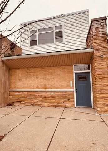Property Photo:  5938 W Montrose Avenue 2  IL 60634 