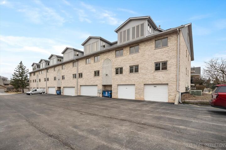 Property Photo: 9050 Del Prado Drive 1S IL 60465