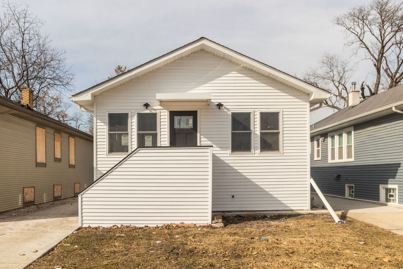 Property Photo: 1924 S 17th Avenue IL 60153