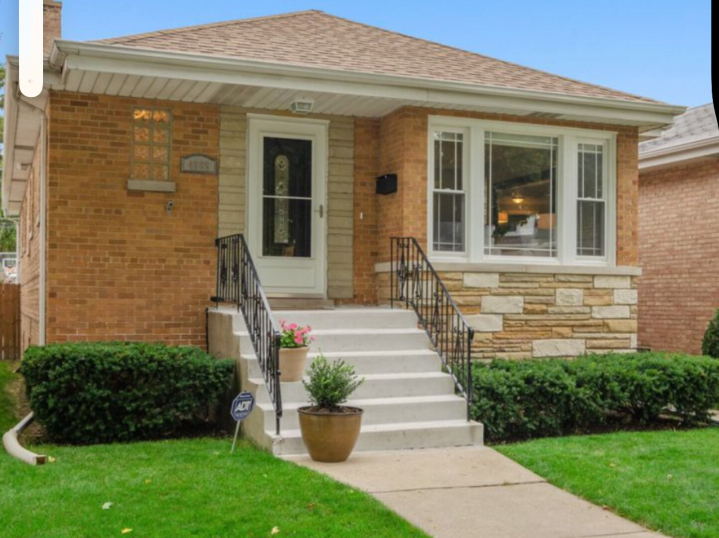 Property Photo: 4565 N McVicker Avenue IL 60630