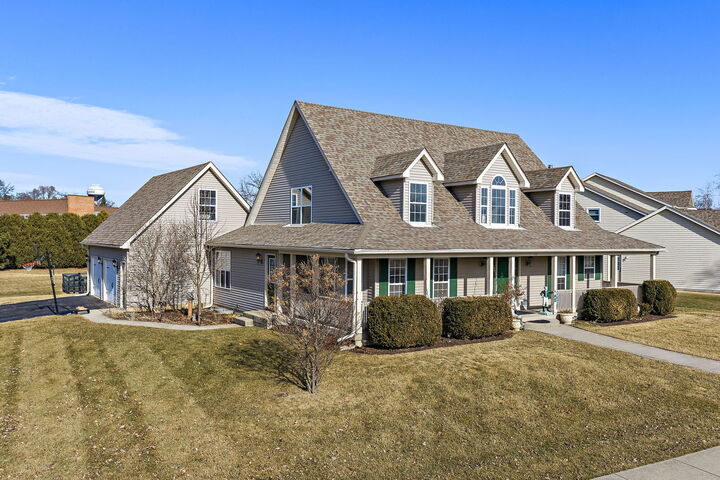 Property Photo:  120 Jack Dylan Drive  IL 60140 