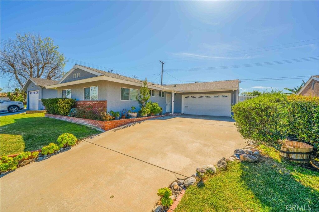 Property Photo:  5482 Myra  CA 90630 