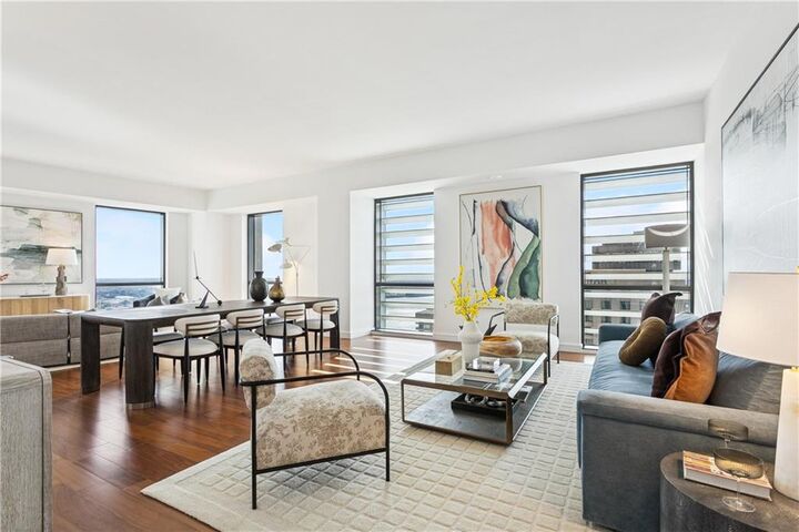 Property Photo: 2 Canal Street 2102 LA 70130