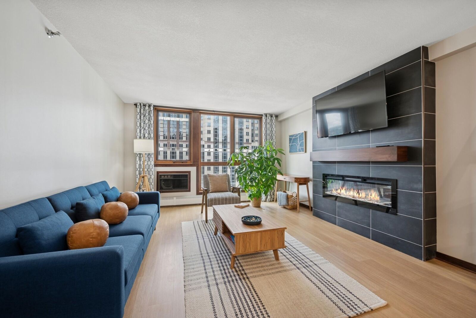 Property Photo:  433 S 7th Street 1919  MN 55415 