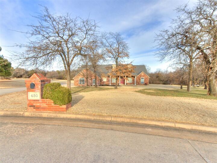 Property Photo: 450 Hickory Hill Drive OK 73020