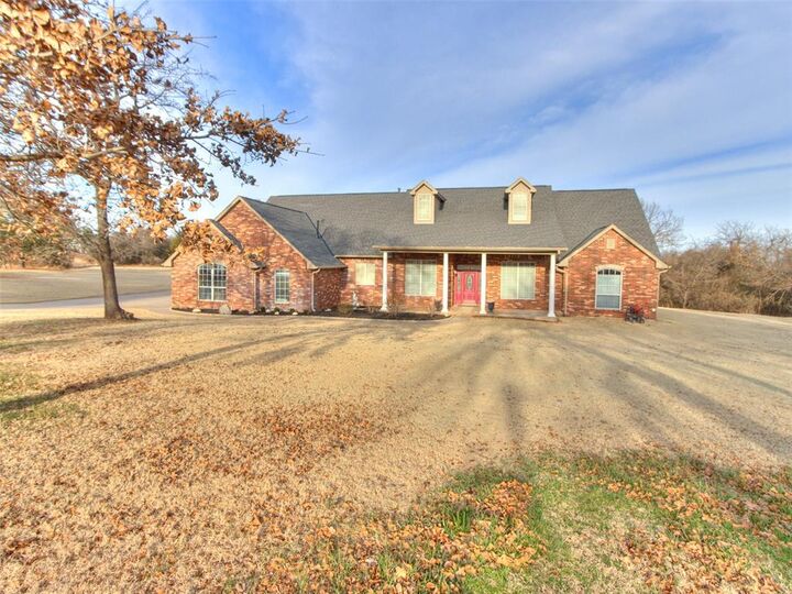 Property Photo:  450 Hickory Hill Drive  OK 73020 