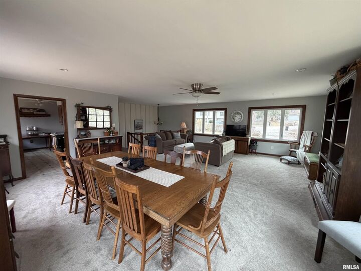 Property Photo:  1886 Sunrise Drive  IL 61401 