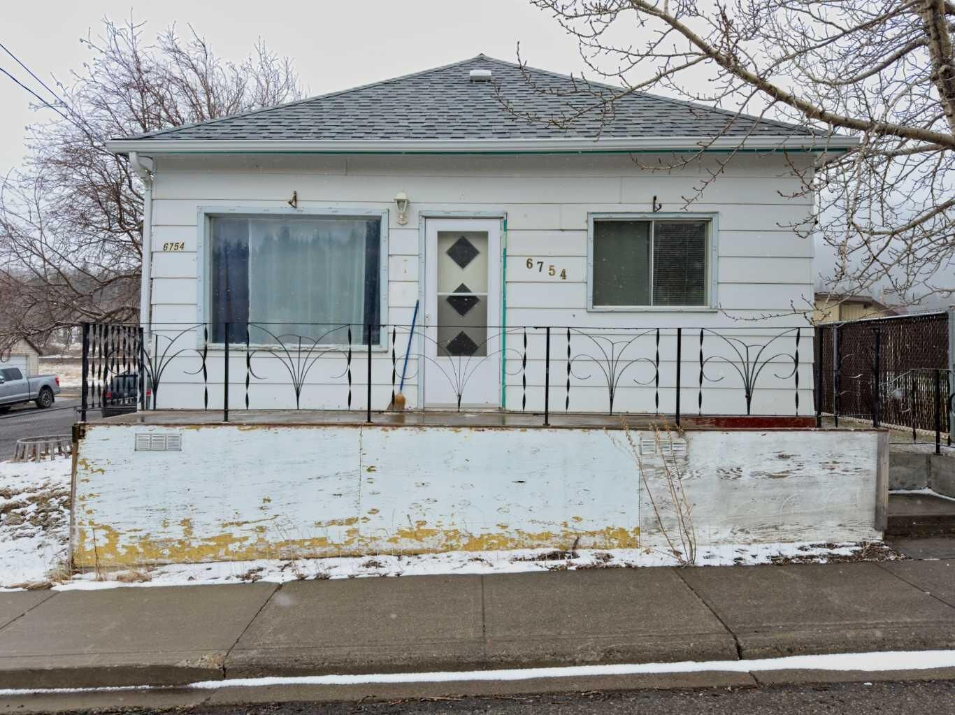 Property Photo: 6754 17 Avenue AB T0K 0M0