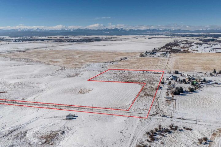 Property Photo:  33130 Township Road 241  AB T3Z 2Y6 