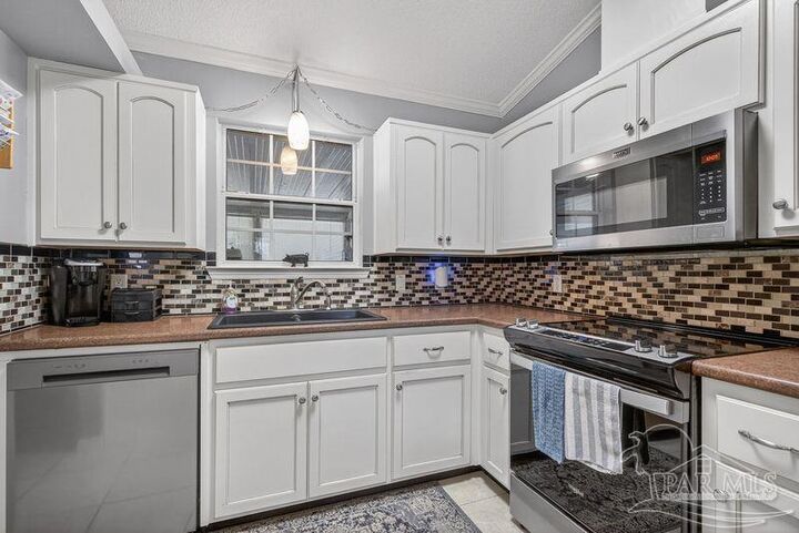 Property Photo:  4331 Audiss Rd  FL 32583 