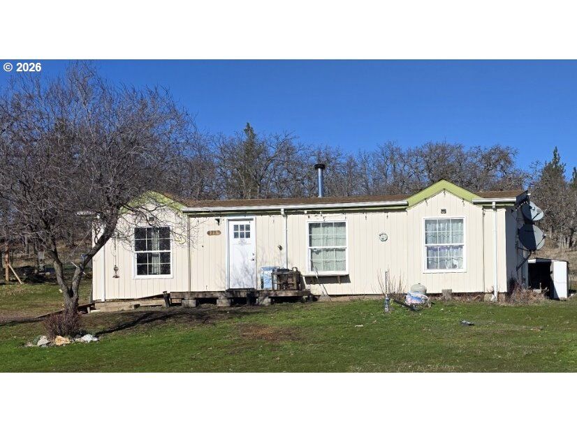 Property Photo:  385 Woodland Rd  WA 98620 