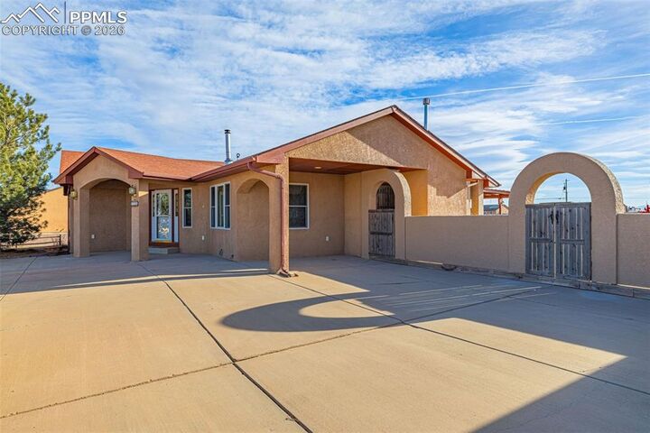 Property Photo:  1420 E Gem Drive  CO 81007 