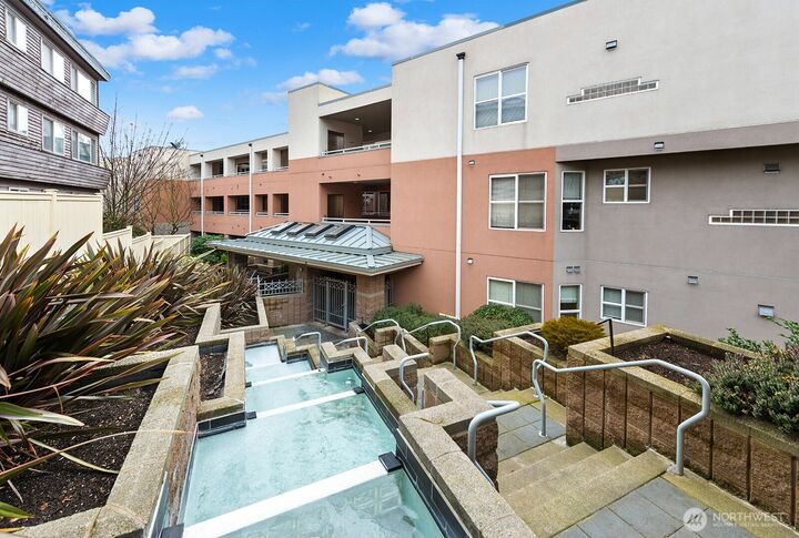 Property Photo:  3900  2nd Avenue NE 207  WA 98105 