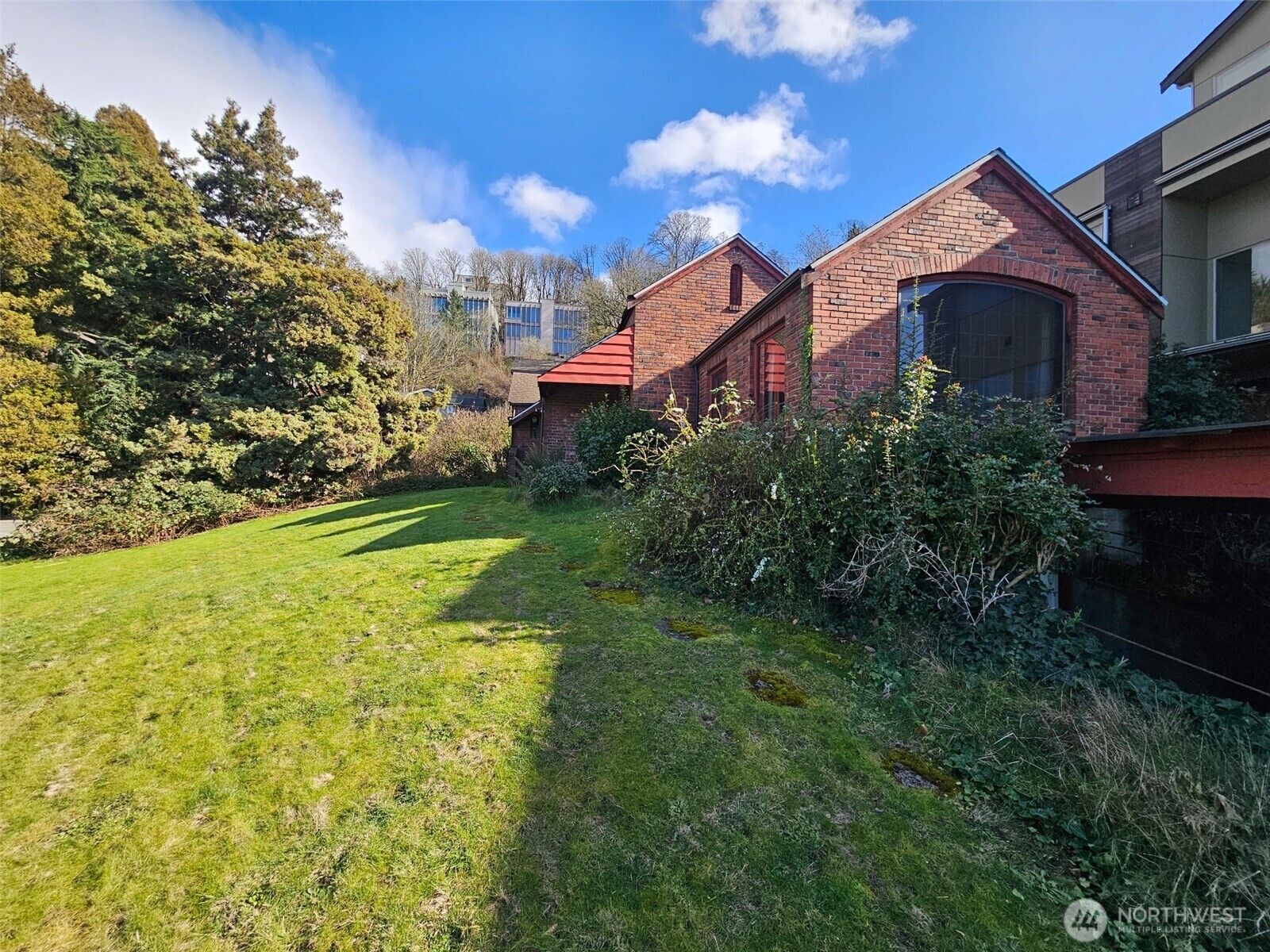 Property Photo:  1603  Lakeview Boulevard E  WA 98102 