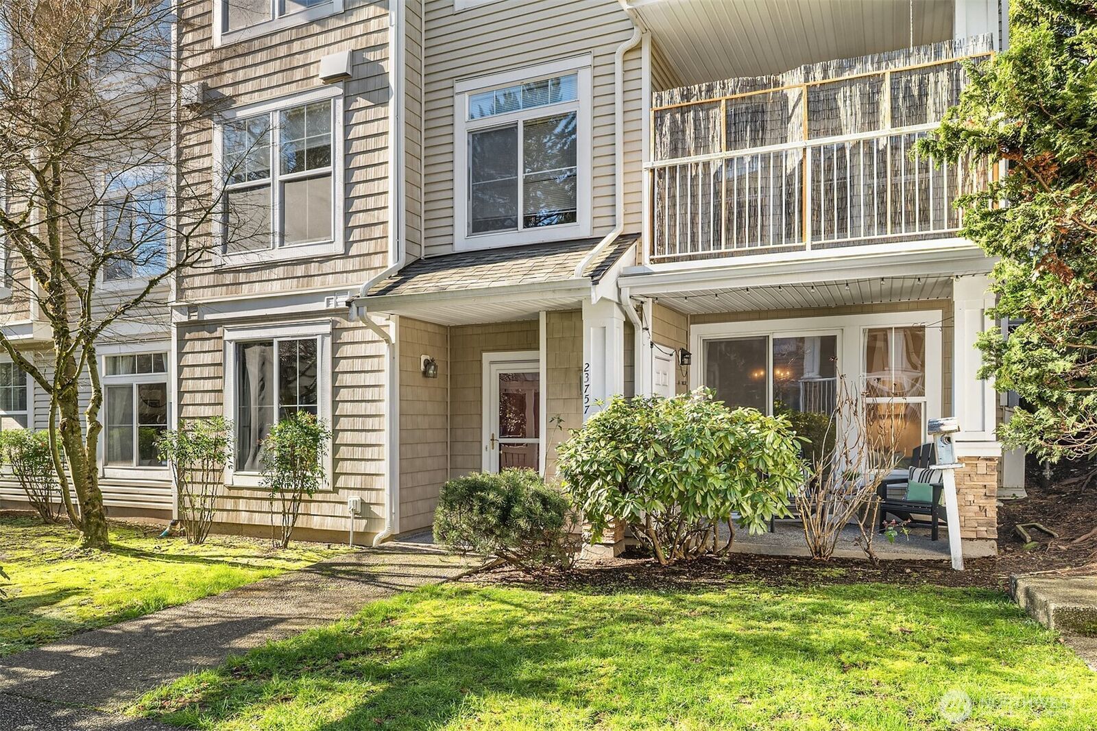 Property Photo: 23757 SE 52nd Lane 13-1 WA 98029