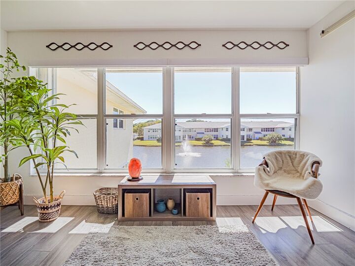 Property Photo: 675 W Lake Jasmine Circle 206 FL 32962