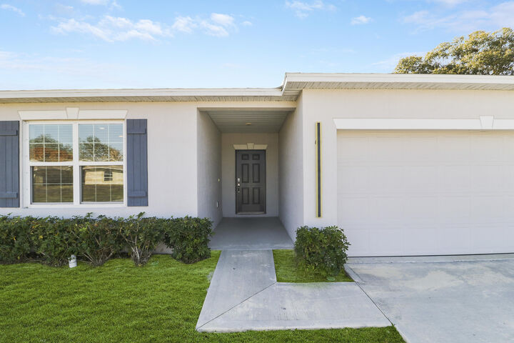 Property Photo:  2120 SW Trenton  FL 34984 