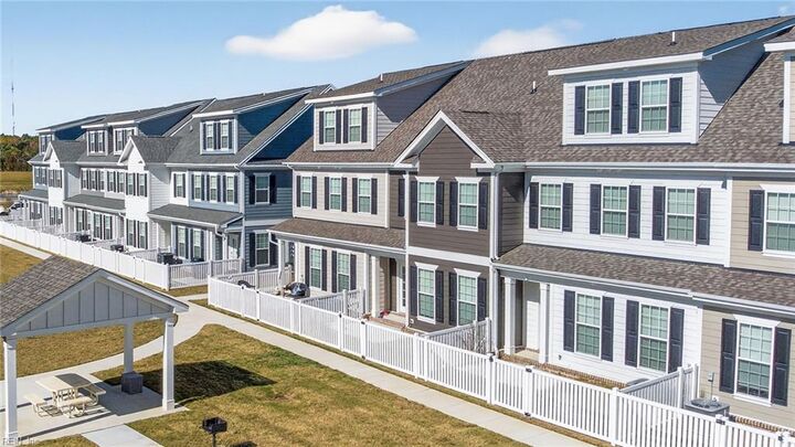 Property Photo:  4922 Apricot Way  VA 23321 