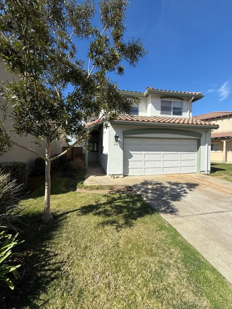 Property Photo: 949 Nantucket Boulevard 14 CA 93906