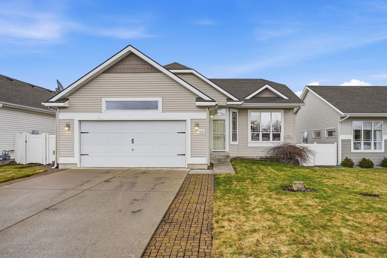 Property Photo: 9216 N Oak St WA 99208