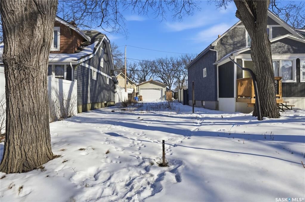Property Photo:  2305 Quebec Street  SK S4P 1K5 